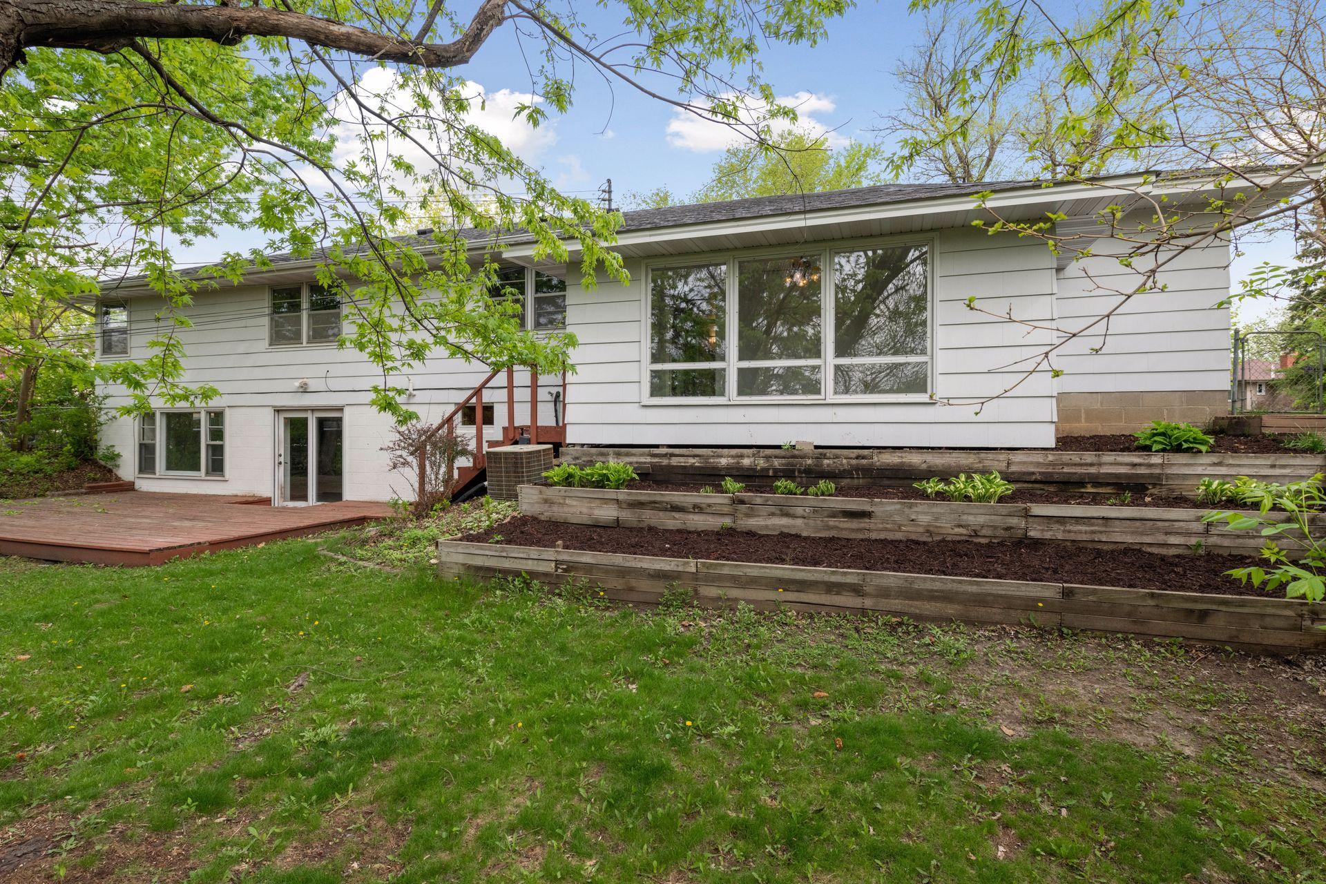 8332 Ewing Road Bloomington, MN 55431 - Photo 4 of 44
