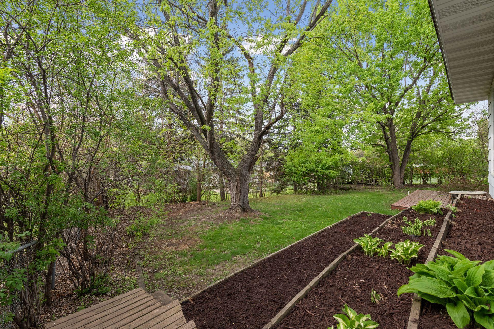 8332 Ewing Road Bloomington, MN 55431 - Photo 6 of 44