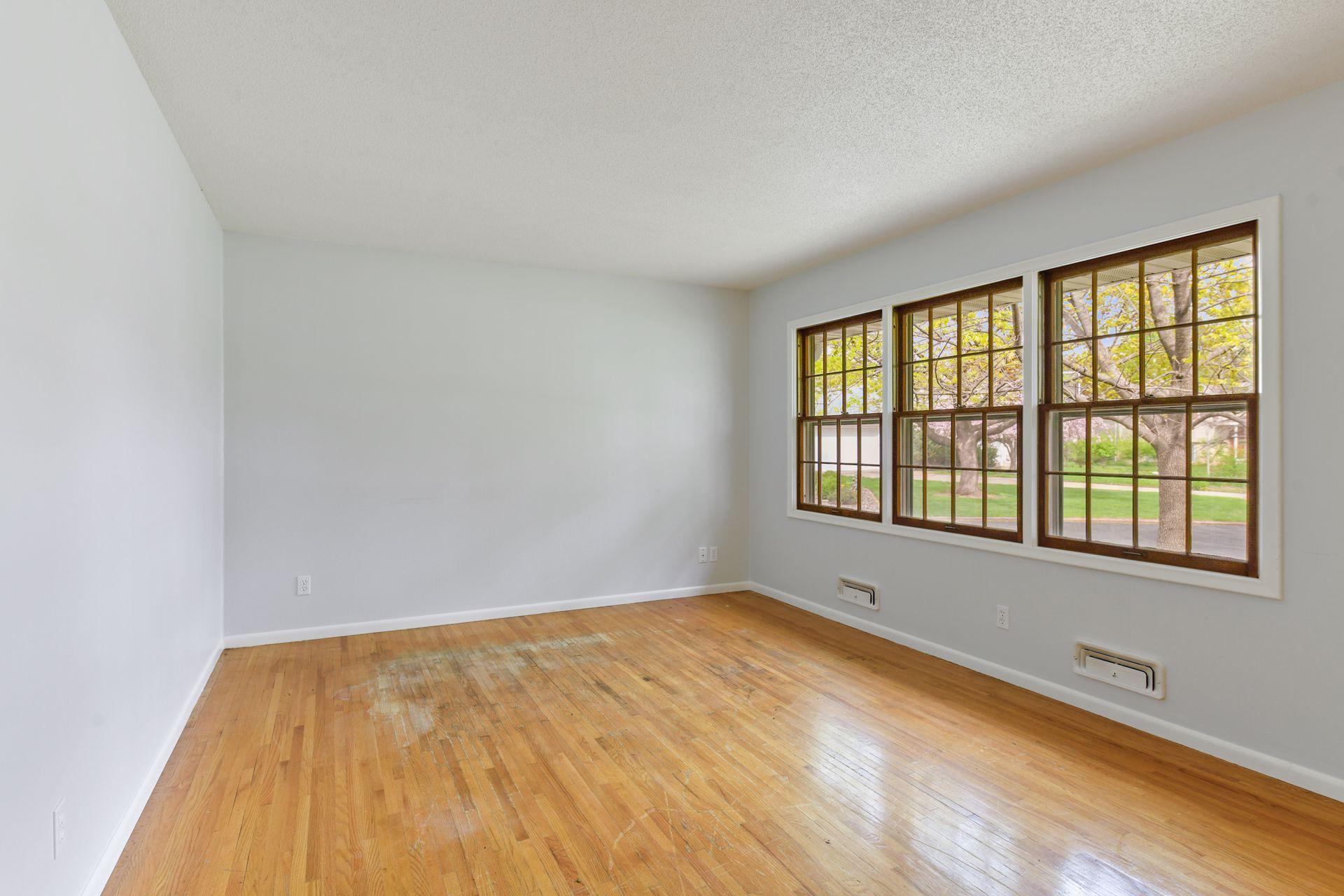 8332 Ewing Road Bloomington, MN 55431 - Photo 8 of 44
