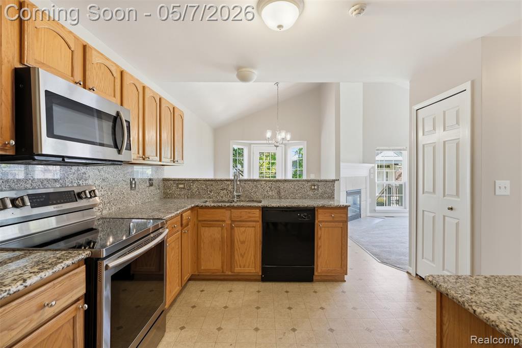 49118 Hawksburry Road Canton, MI 48188 - Photo 13 of 54