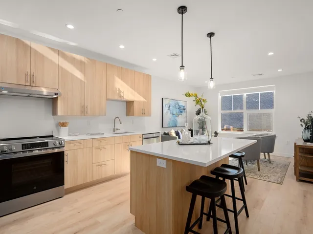 $950,000 | 1151 Walnut Street, Unit 405, Newton, MA 02461