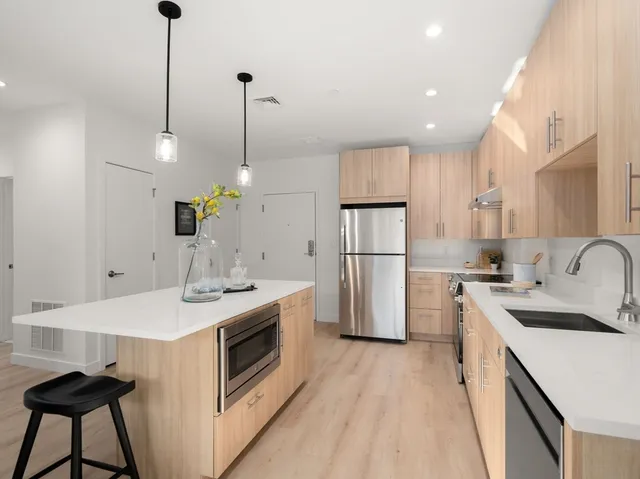 $950,000 | 1151 Walnut Street, Unit 405, Newton, MA 02461