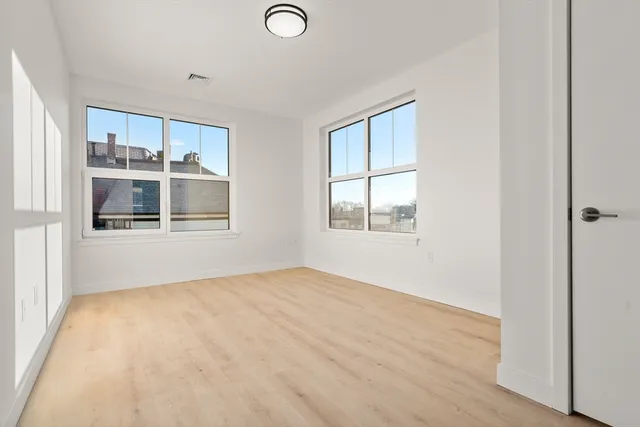 $950,000 | 1151 Walnut Street, Unit 405, Newton, MA 02461