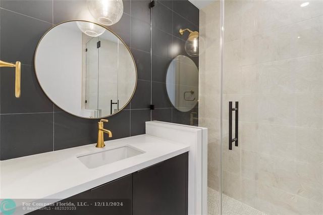 $1,800,000 | 2125 Southwest 10th Avenue, Fort Lauderdale, FL 33315