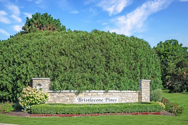 $1,298,000 | 1600 Juniper Way, Hartland, WI 53029