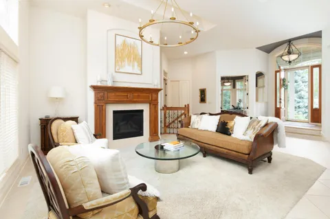 $1,298,000 | 1600 Juniper Way, Hartland, WI 53029