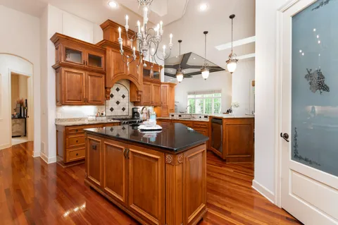 $1,298,000 | 1600 Juniper Way, Hartland, WI 53029