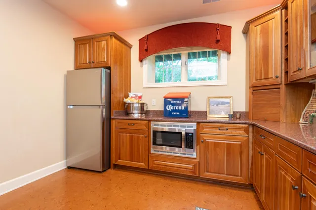 $1,298,000 | 1600 Juniper Way, Hartland, WI 53029