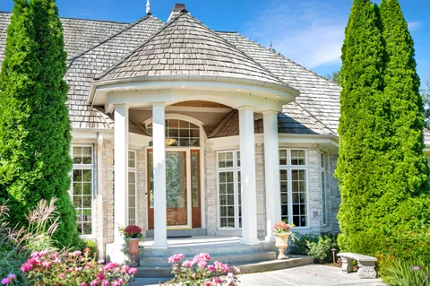 $1,298,000 | 1600 Juniper Way, Hartland, WI 53029