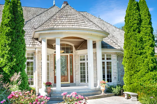 $1,298,000 | 1600 Juniper Way, Hartland, WI 53029