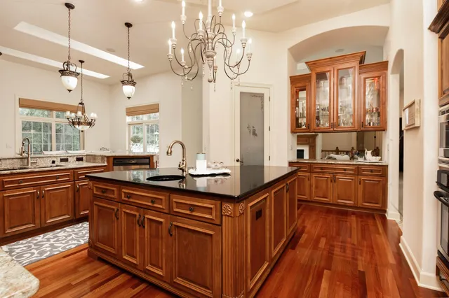 $1,298,000 | 1600 Juniper Way, Hartland, WI 53029