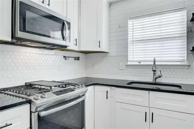 $299,999 | 310 Parkview Pl Drive, McDonough, GA 30253