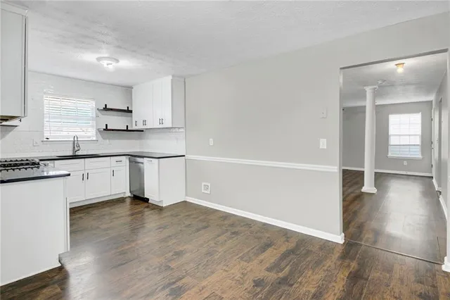 $299,999 | 310 Parkview Pl Drive, McDonough, GA 30253