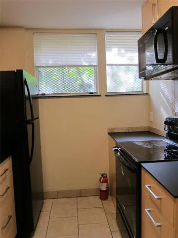 $1,100 | 212 Southeast 7th Street, Unit 1, Gainesville, FL 32601