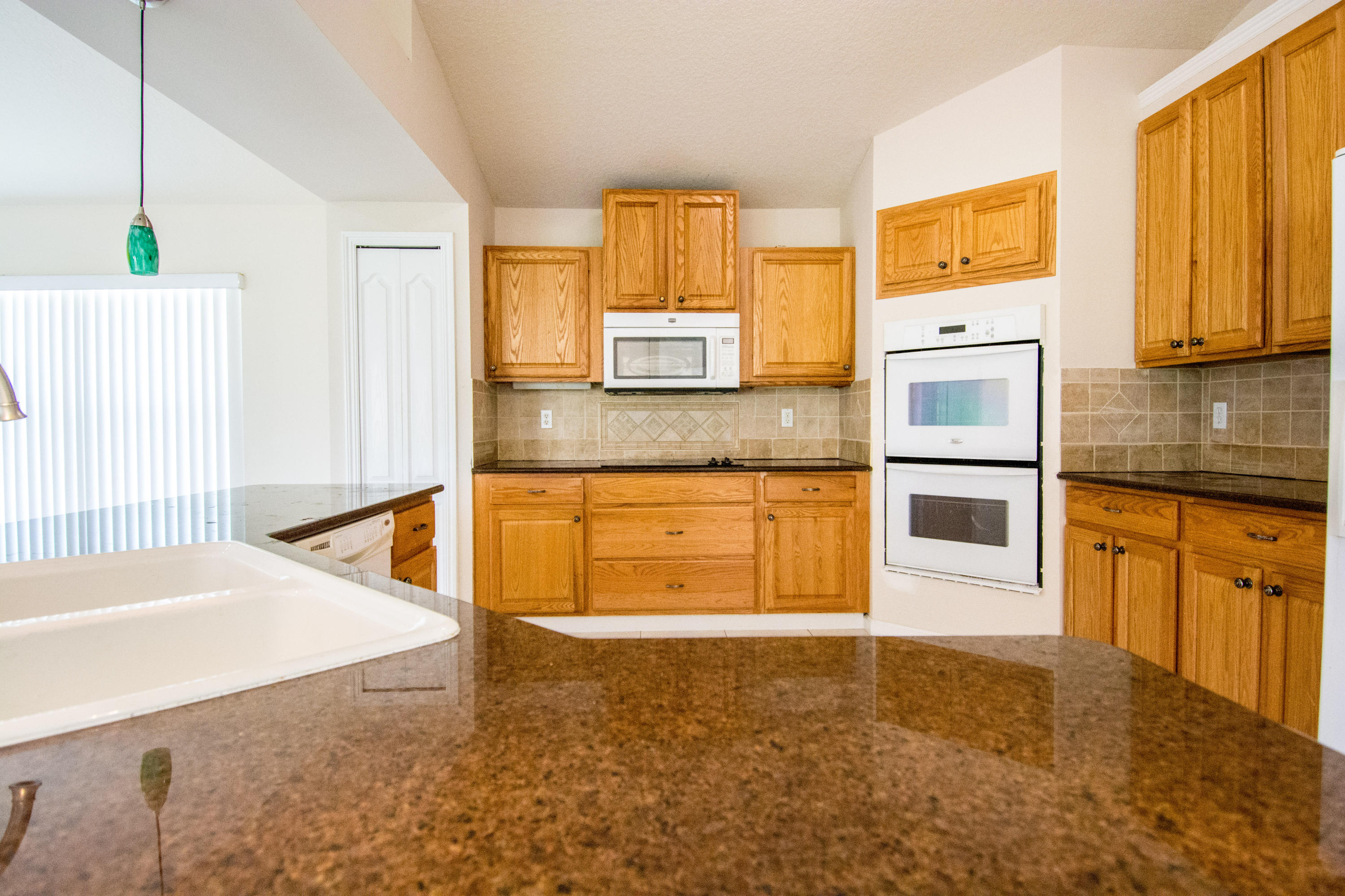 1092 Southwest Fenway Road Port St. Lucie, FL 34953 - Photo 23 of 40 05_Kitchen (3)