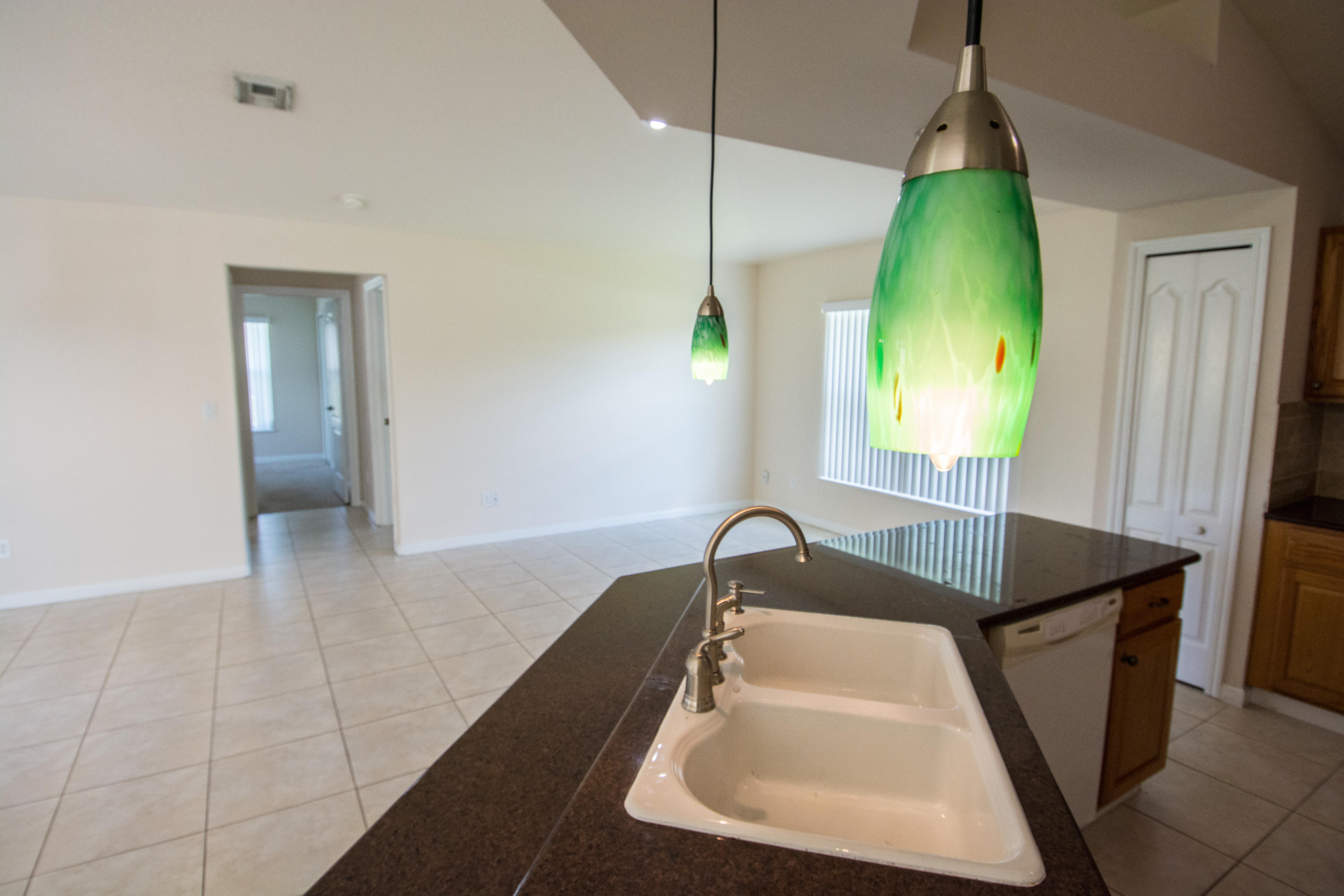 1092 Southwest Fenway Road Port St. Lucie, FL 34953 - Photo 25 of 40 05_Kitchen (6)