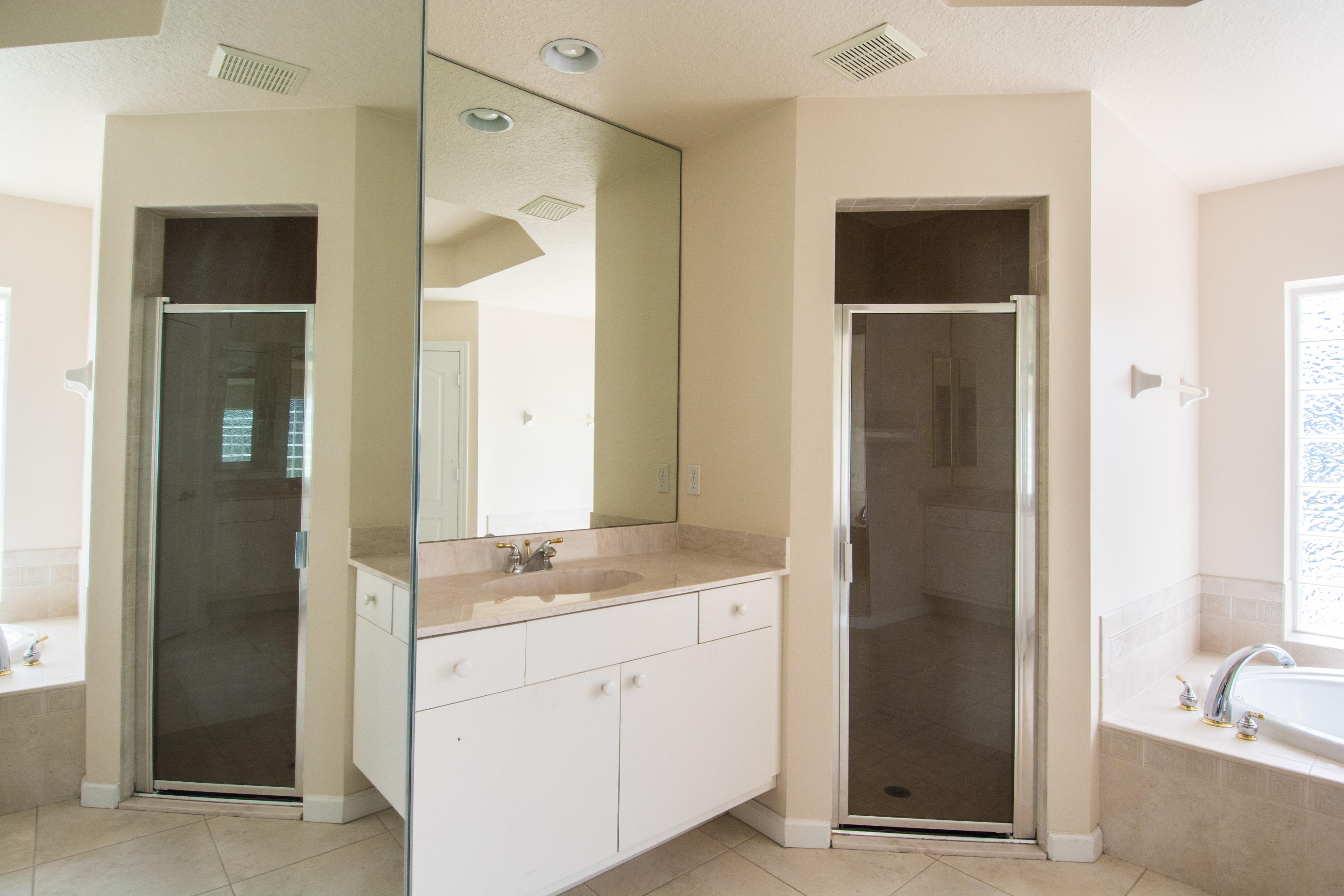1092 Southwest Fenway Road Port St. Lucie, FL 34953 - Photo 29 of 40 10_Bathroom 2 (1)