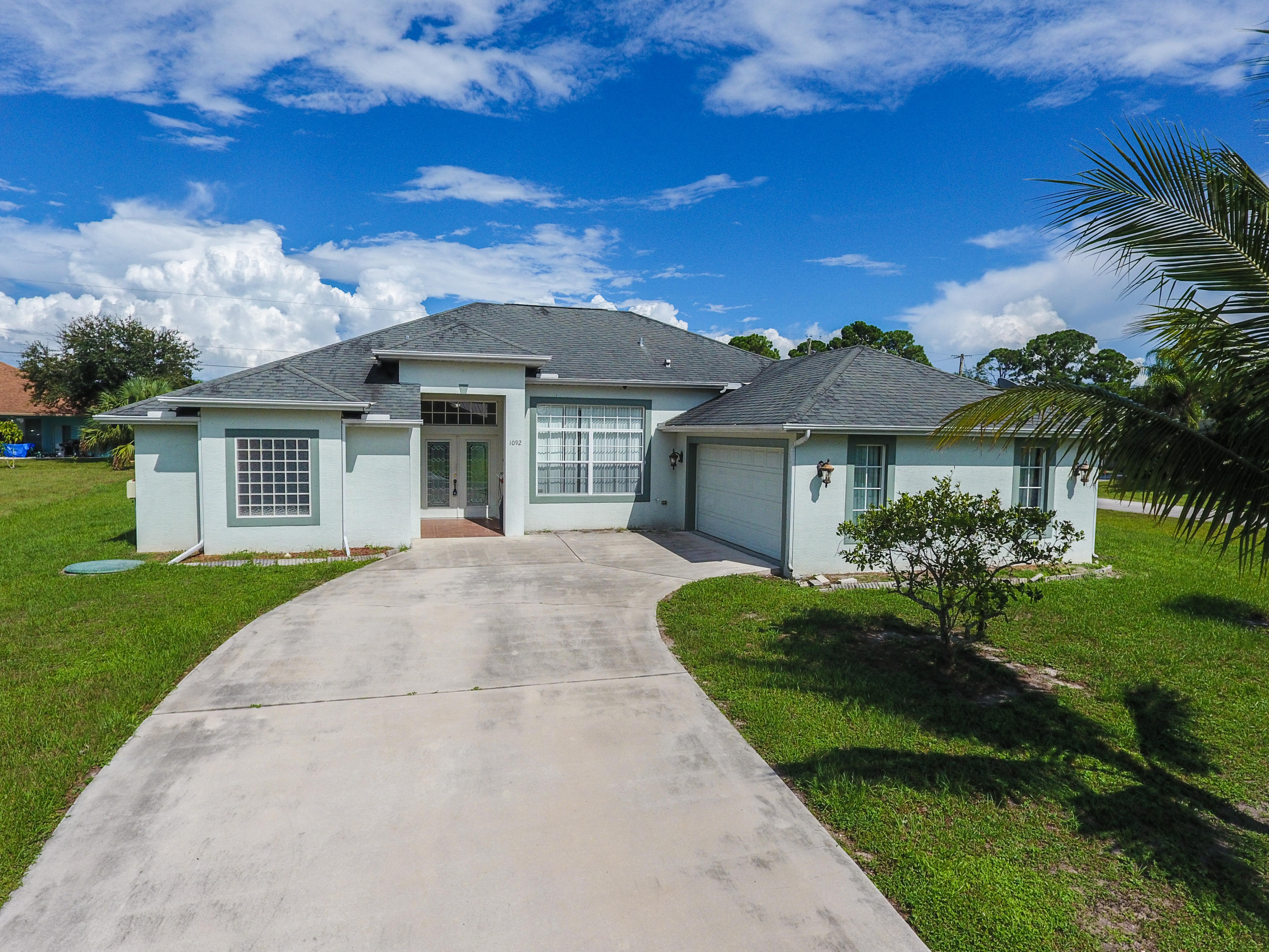 1092 Southwest Fenway Road Port St. Lucie, FL 34953 - Photo 10 of 40 00_Curbshot (8)