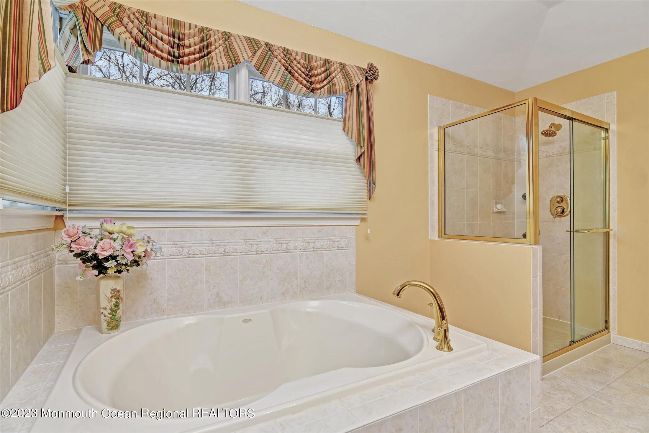 112 Mesa Verde Lane Howell, NJ 07731 - Photo 26 of 48 27-Master Bathroom