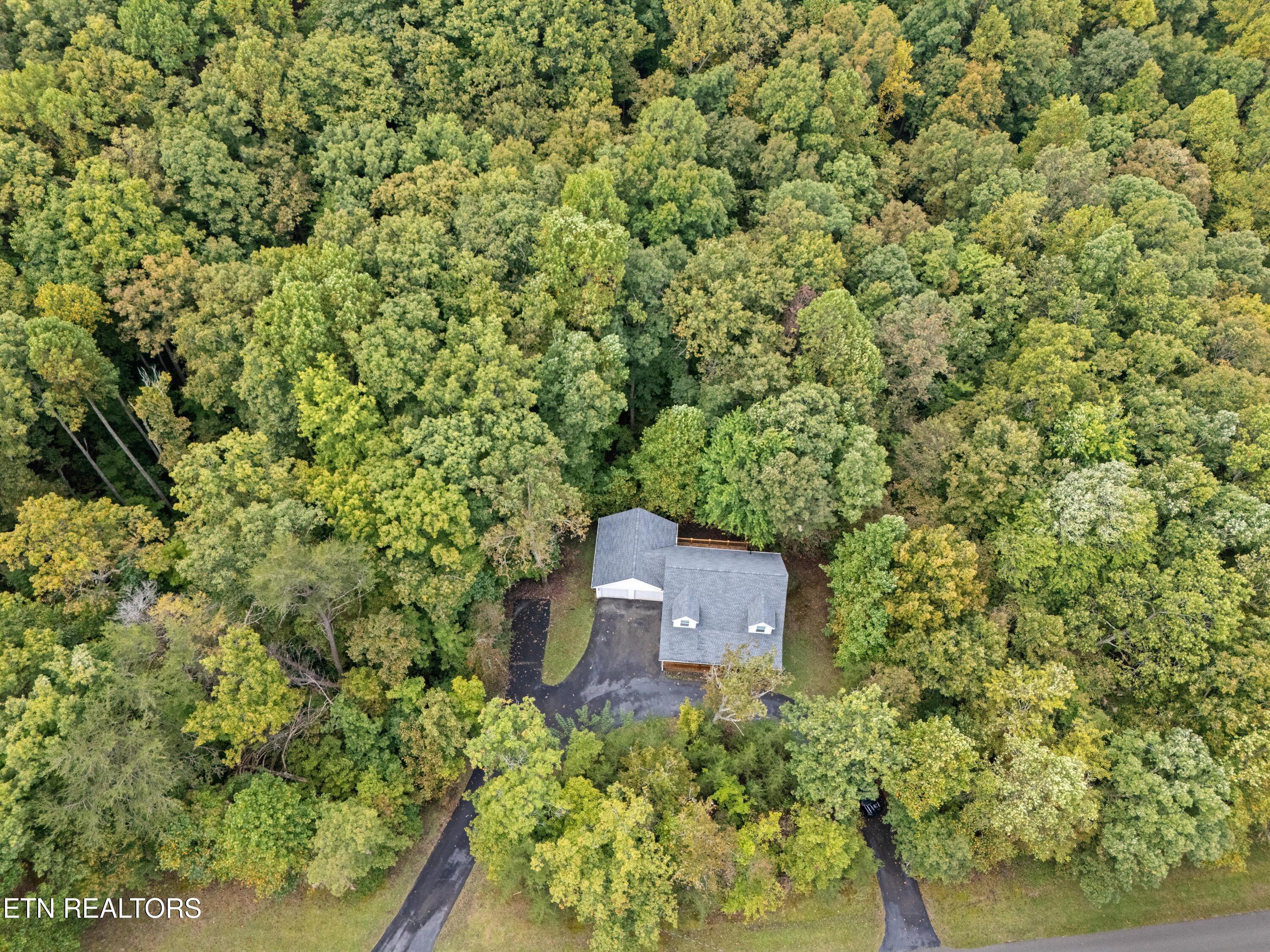 359 East Cove Road Monterey, TN 38574 - Photo 4 of 37 DJI_20250922094132_0004_D