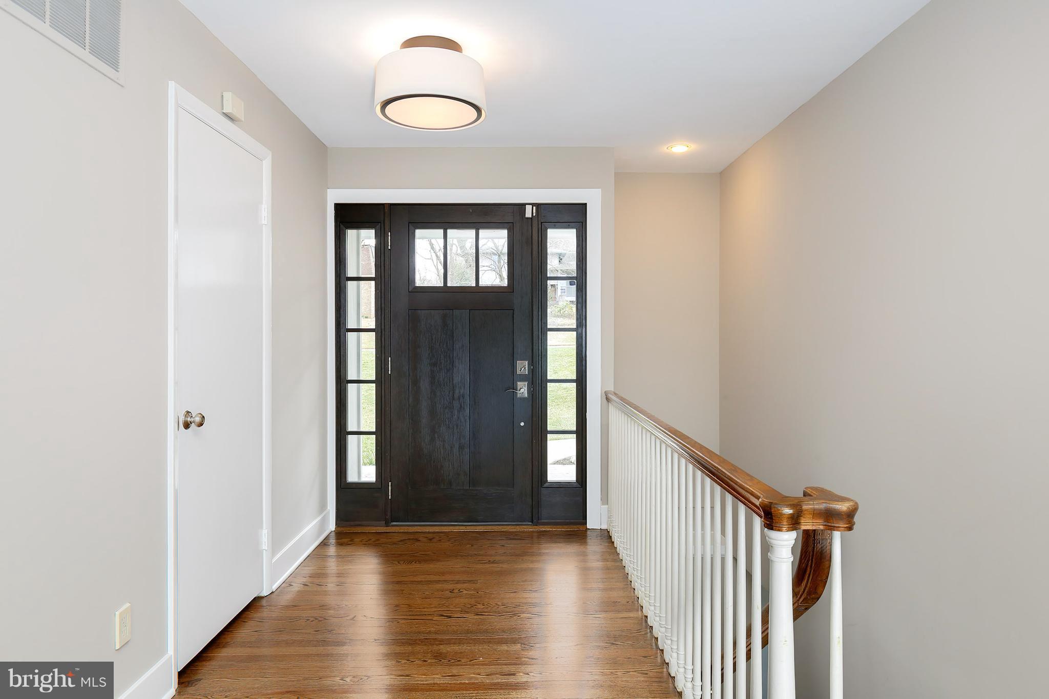 11302 Wedge Drive Reston, VA 20190 - Photo 2 of 30 Interior (General)