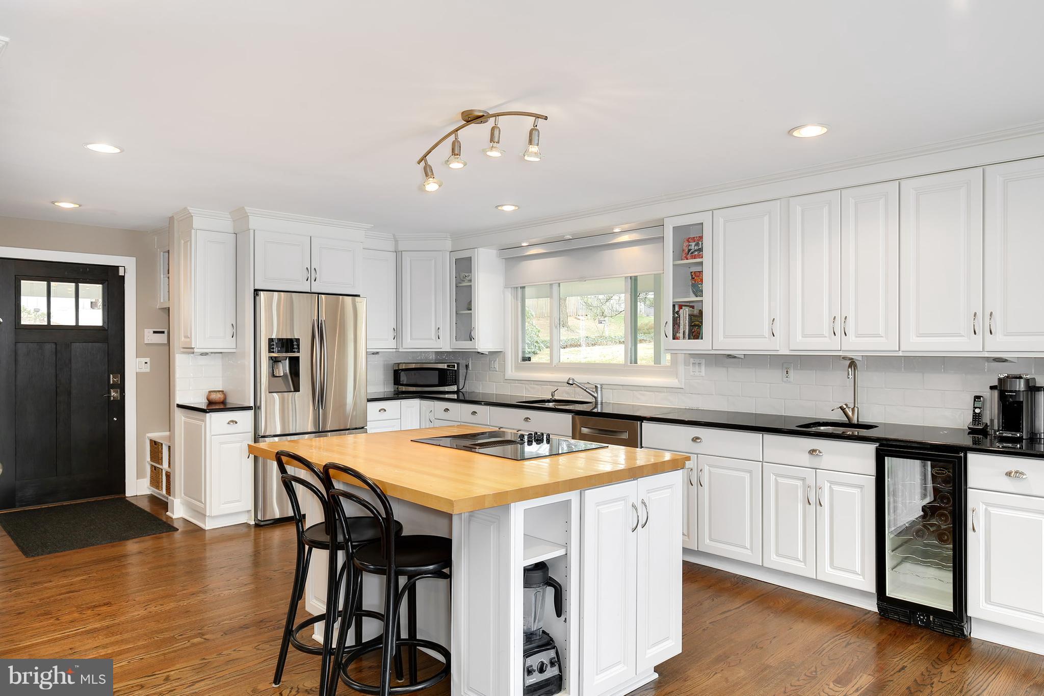 11302 Wedge Drive Reston, VA 20190 - Photo 11 of 30 Kitchen