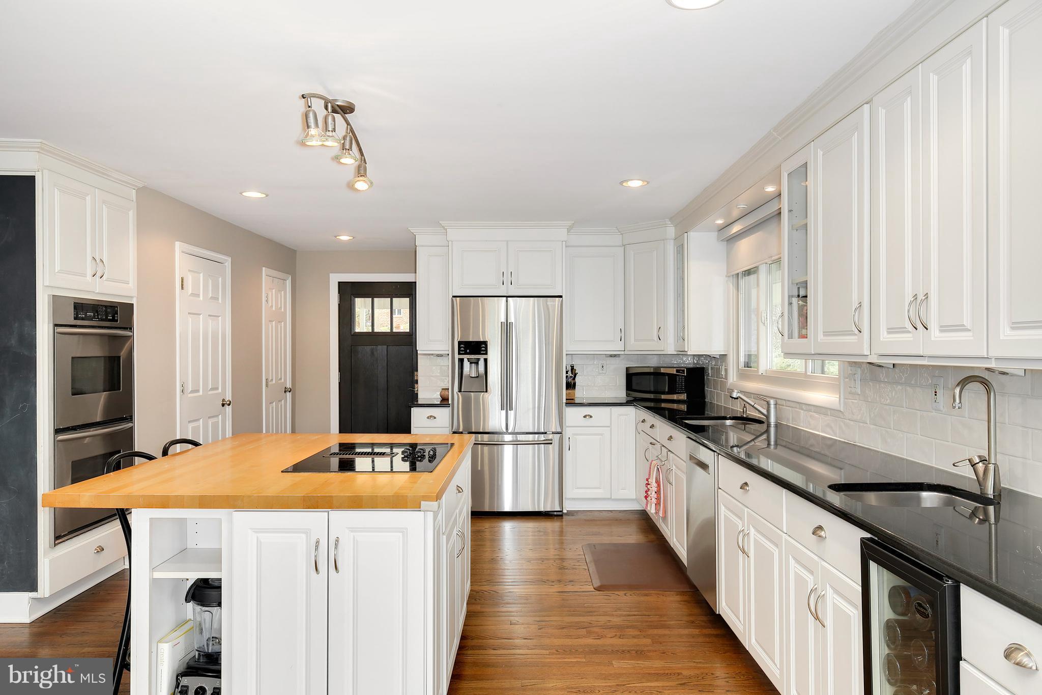 11302 Wedge Drive Reston, VA 20190 - Photo 13 of 30 Kitchen