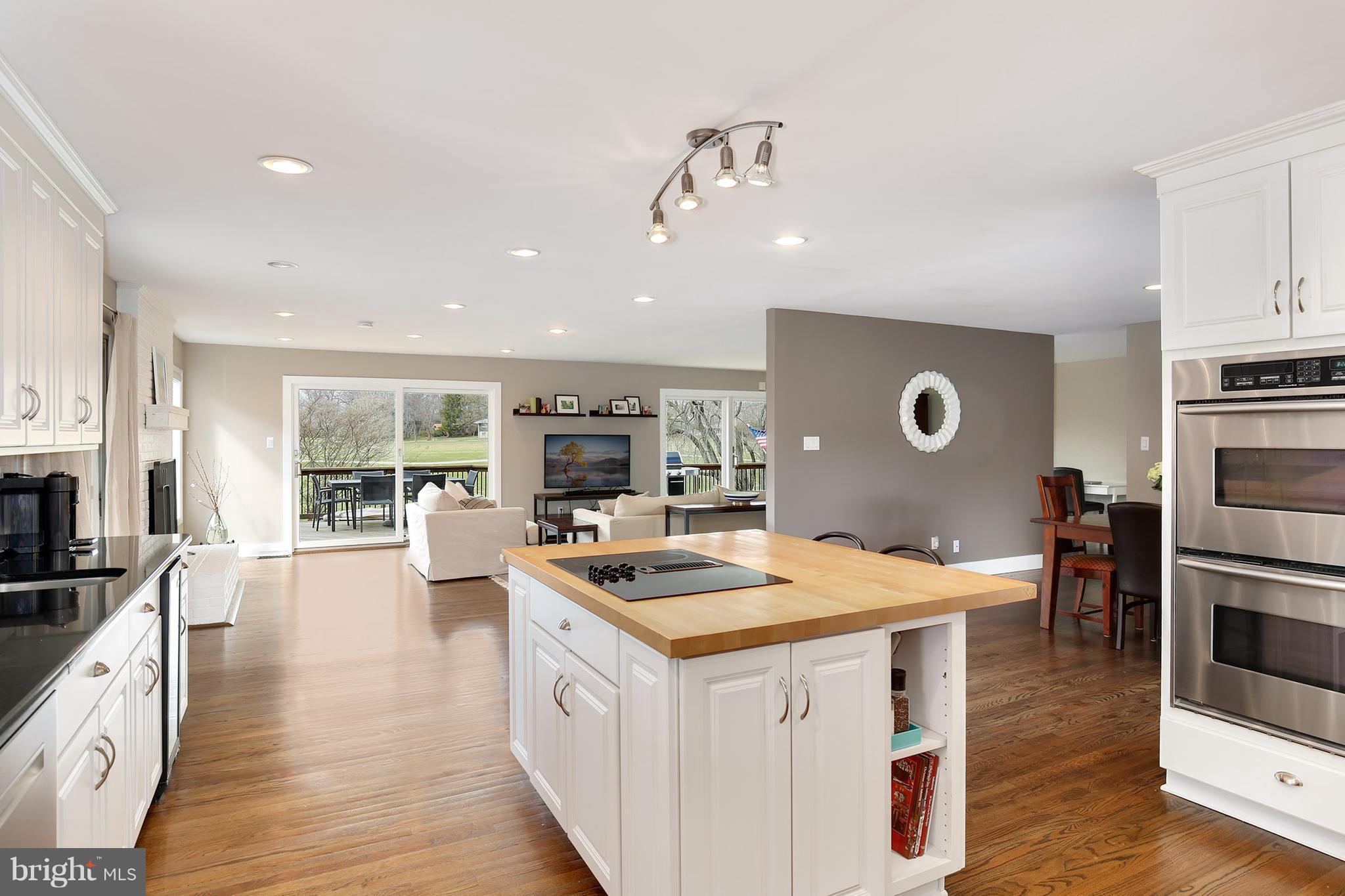 11302 Wedge Drive Reston, VA 20190 - Photo 16 of 30 Kitchen