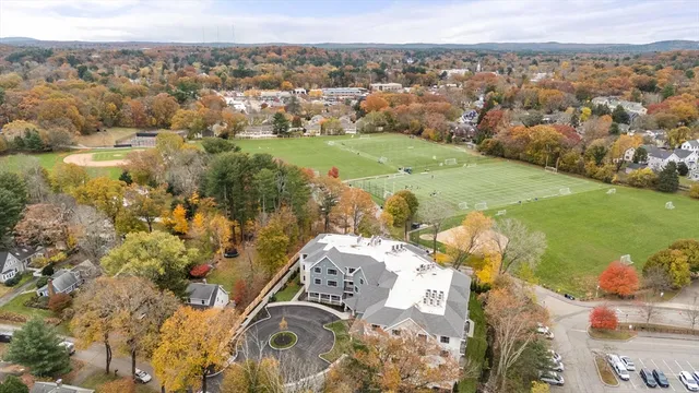 $1,699,000 | 16 Stearns Road, Unit 101, Wellesley, MA 02482