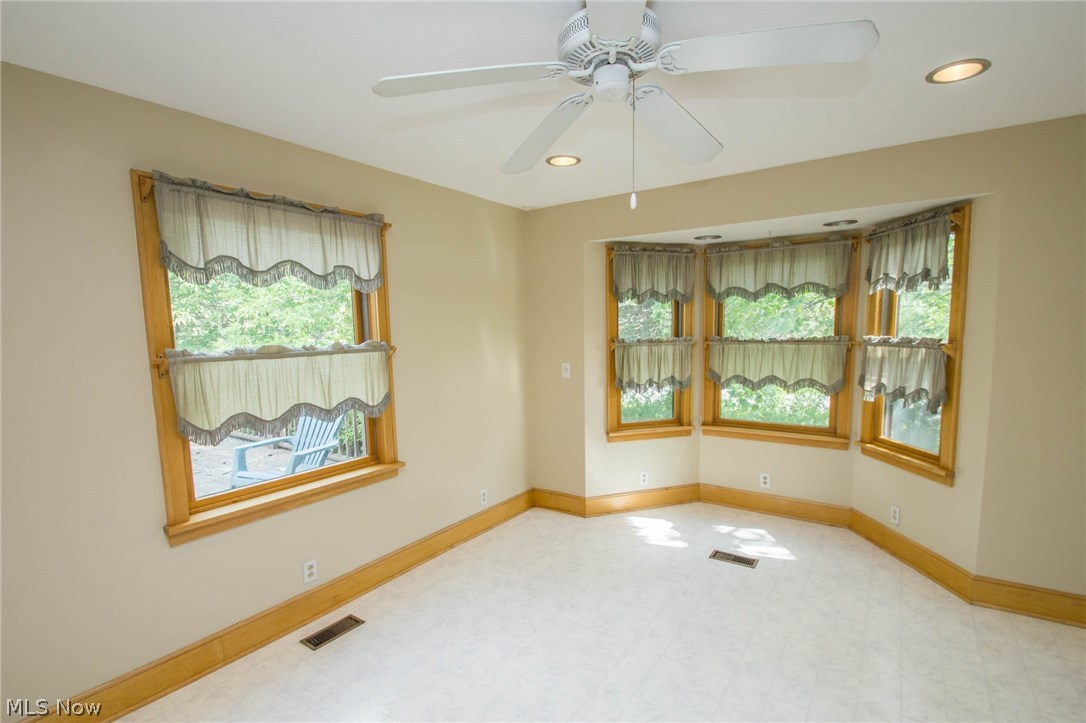 891 Ewart Road Akron, OH 44312 - Photo 10 of 34