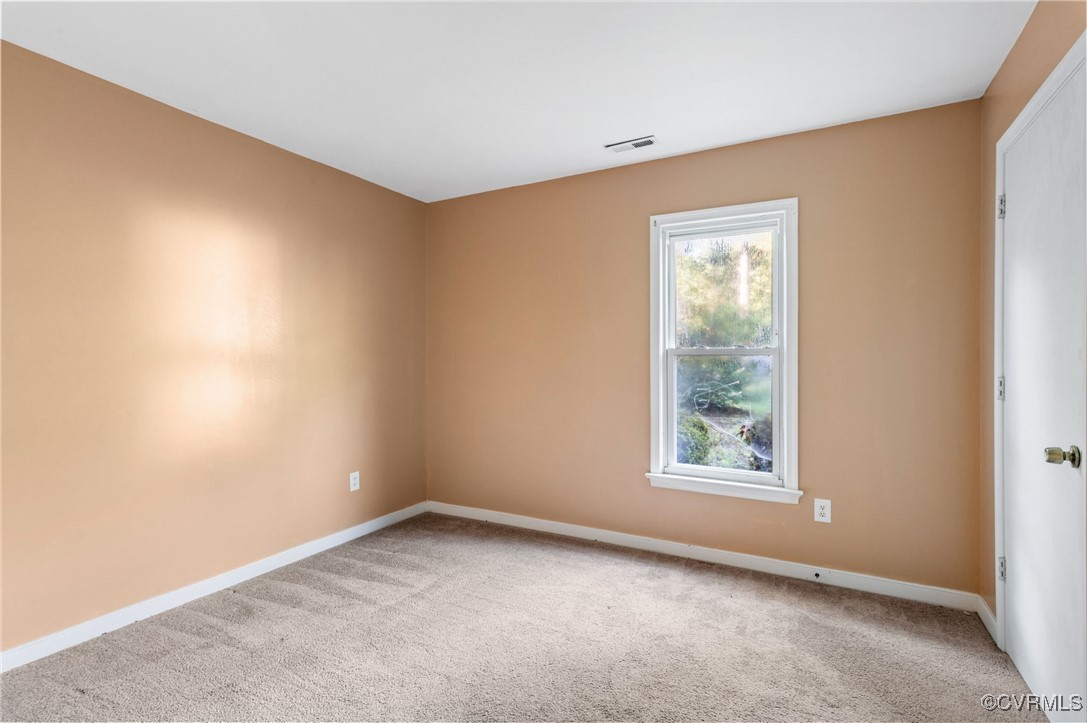 2631 Iverson Road Midlothian, VA 23112 - Photo 13 of 21