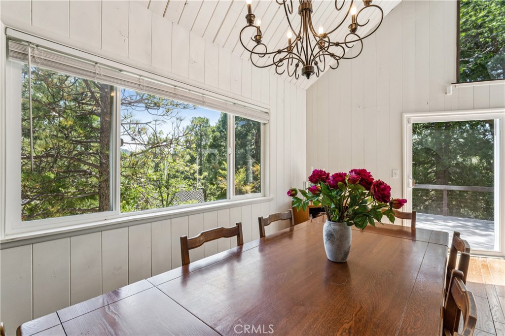 686 Grass Valley Road Lake Arrowhead, CA 92352 - Photo 10 of 55