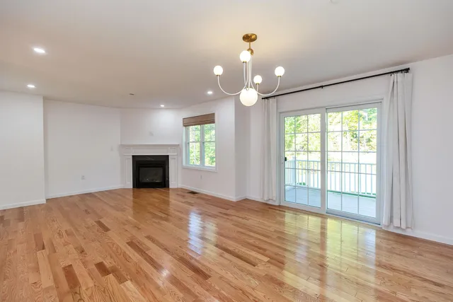 $499,000 | 163 Woodview Way, Unit 2, Manchester, NH 03102