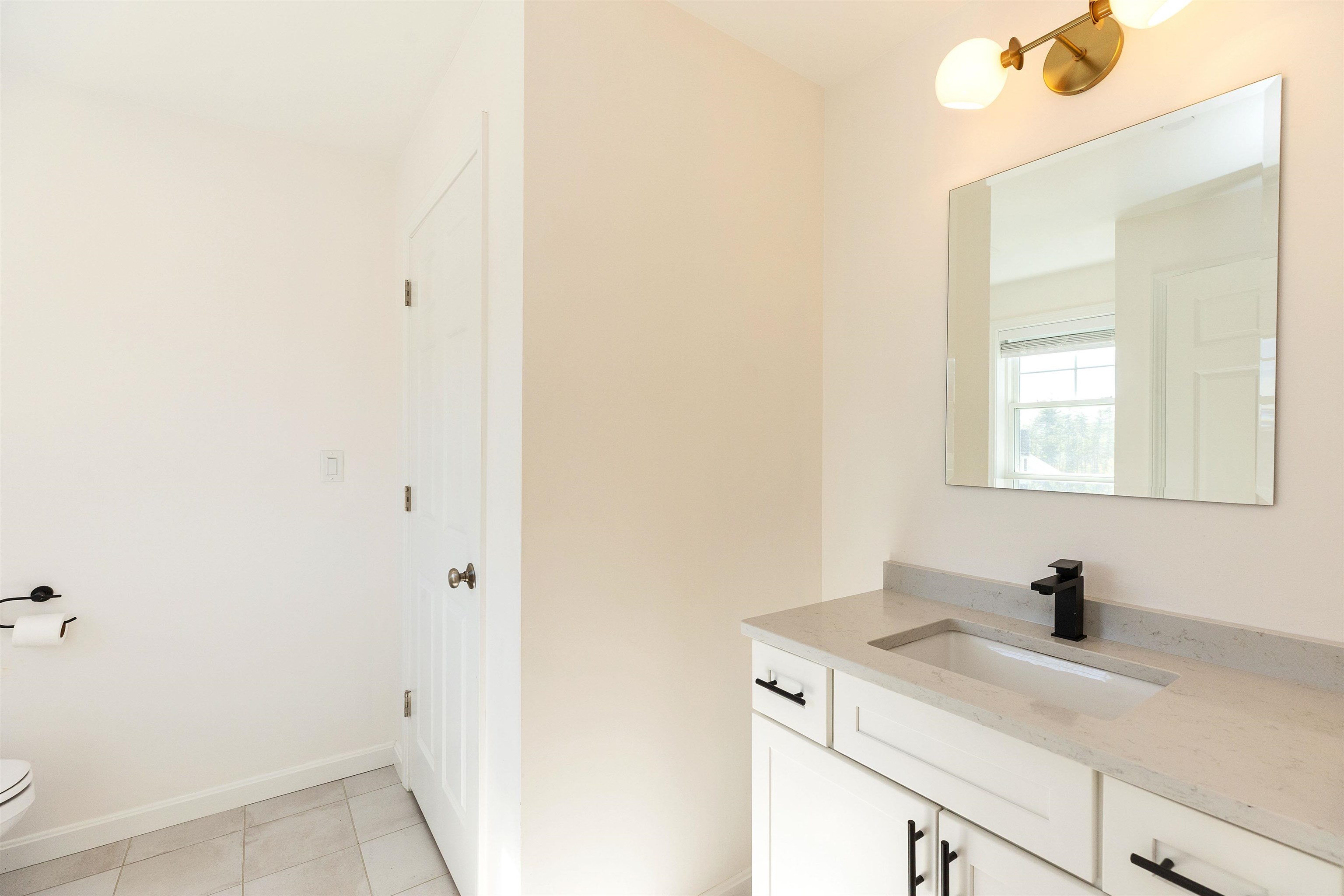 163 Woodview Way, Unit 2 Manchester, NH 03102 - Photo 19 of 43