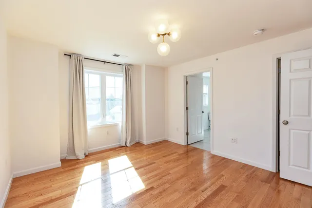 $499,000 | 163 Woodview Way, Unit 2, Manchester, NH 03102