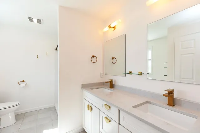 $499,000 | 163 Woodview Way, Unit 2, Manchester, NH 03102