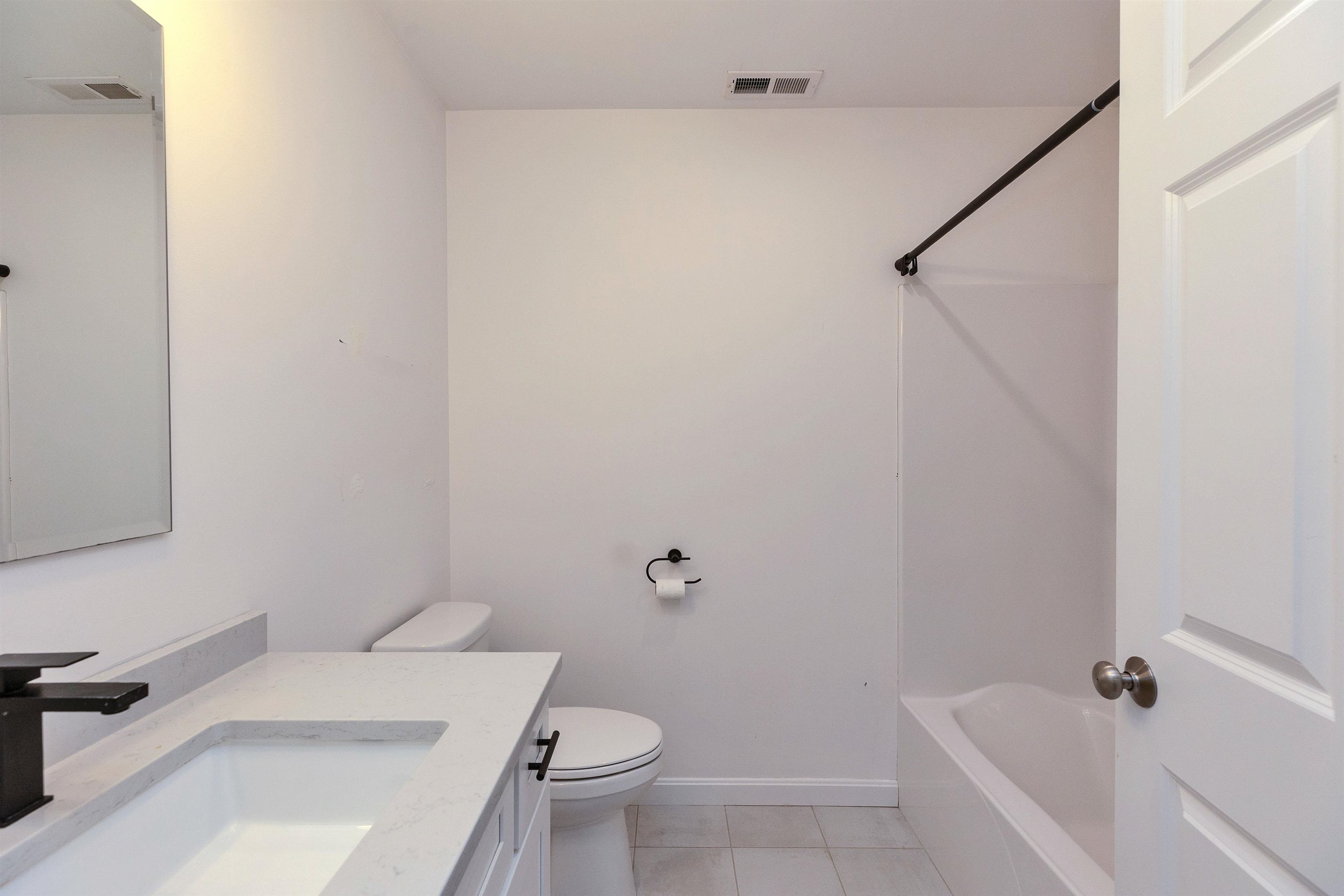 163 Woodview Way, Unit 2 Manchester, NH 03102 - Photo 27 of 43