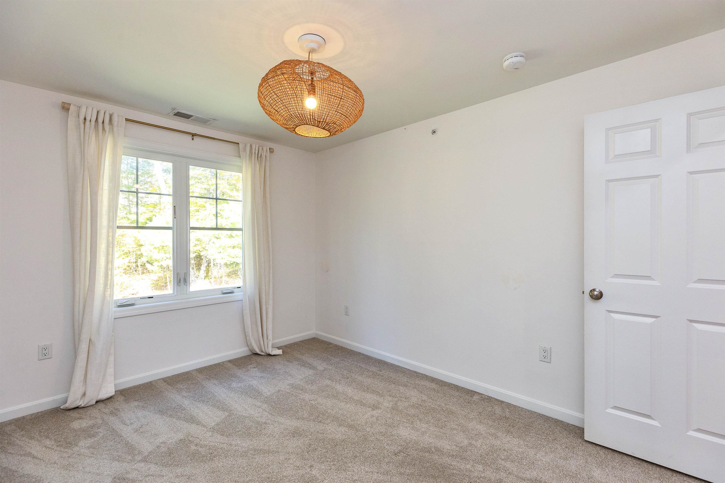 163 Woodview Way, Unit 2 Manchester, NH 03102 - Photo 30 of 43