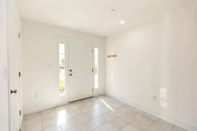 $499,000 | 163 Woodview Way, Unit 2, Manchester, NH 03102