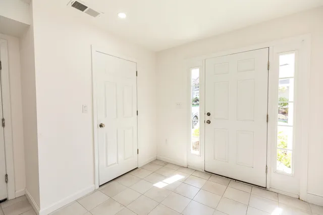 $499,000 | 163 Woodview Way, Unit 2, Manchester, NH 03102