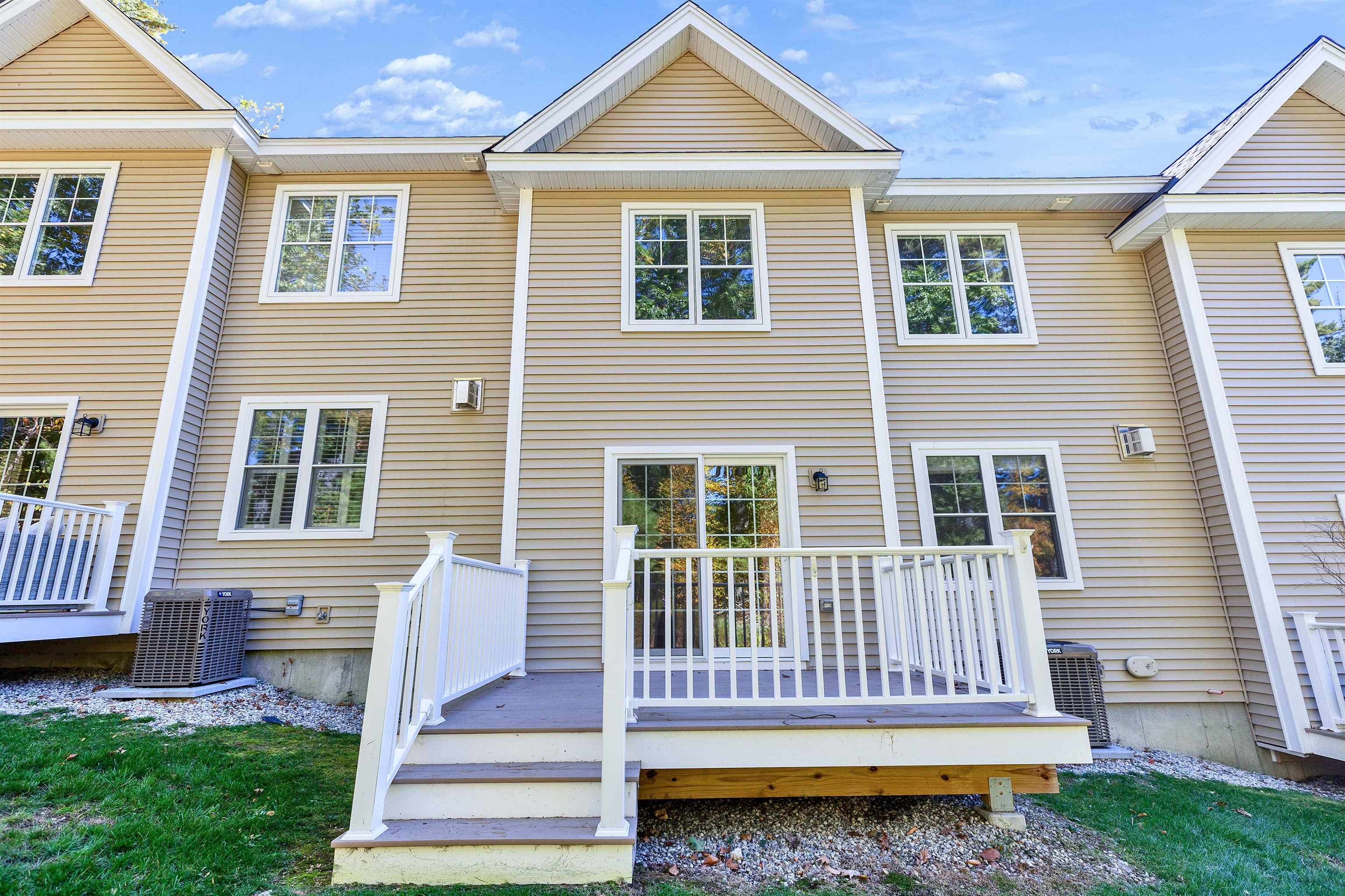 163 Woodview Way, Unit 2 Manchester, NH 03102 - Photo 35 of 43