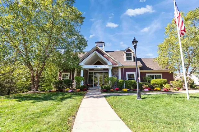 $499,000 | 163 Woodview Way, Unit 2, Manchester, NH 03102