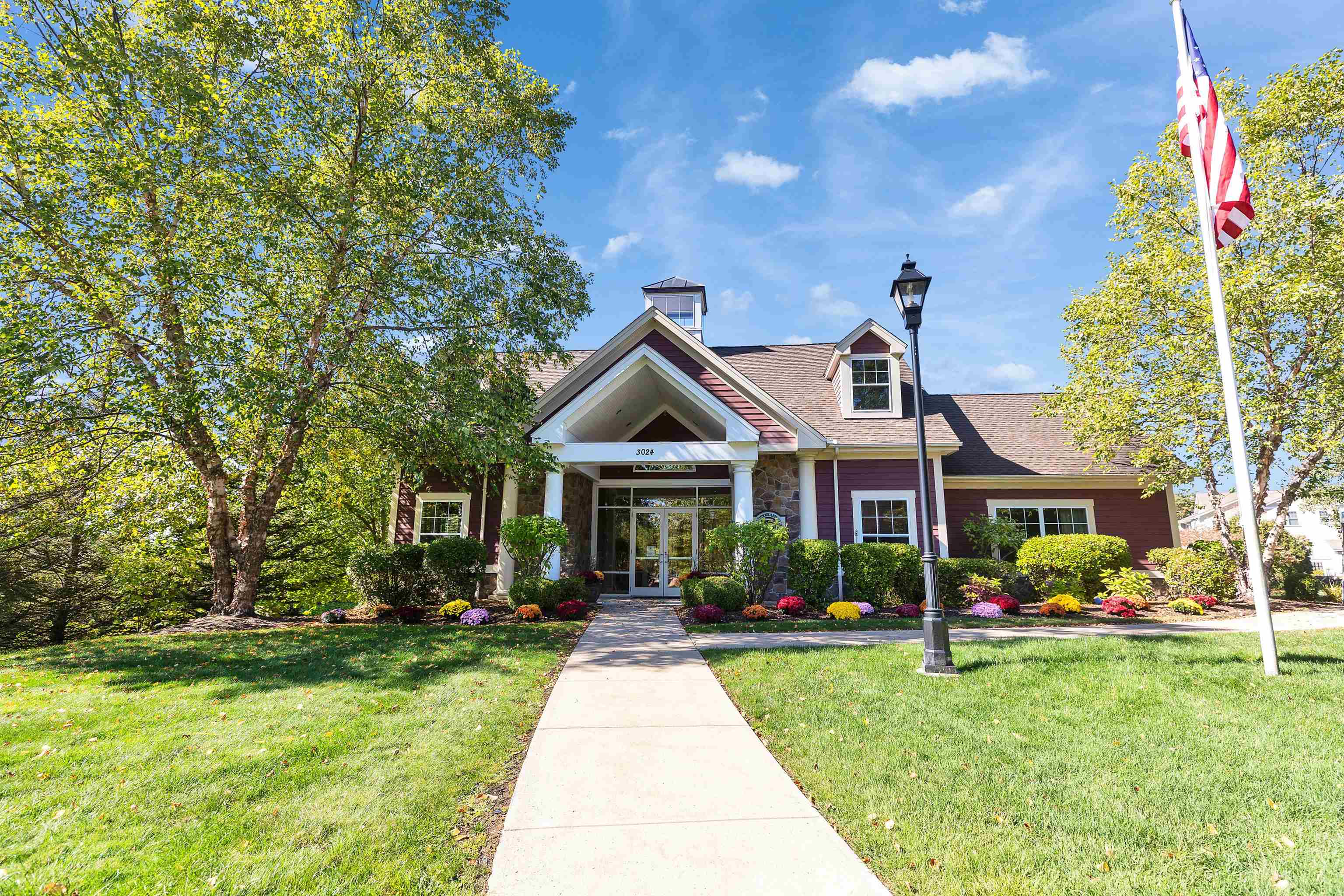 163 Woodview Way, Unit 2 Manchester, NH 03102 - Photo 39 of 43