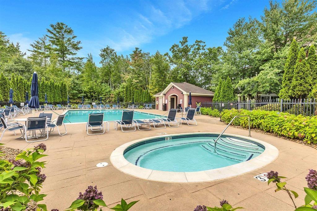 163 Woodview Way, Unit 2 Manchester, NH 03102 - Photo 41 of 43