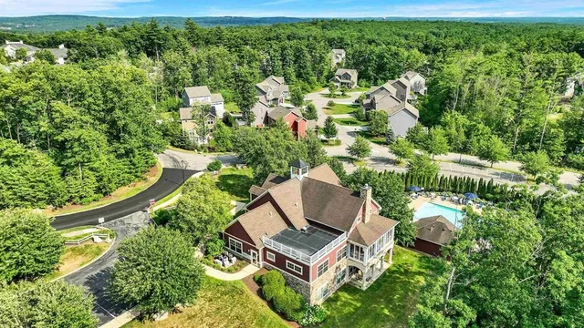 $499,000 | 163 Woodview Way, Unit 2, Manchester, NH 03102