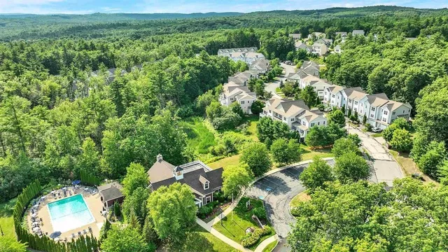 $499,000 | 163 Woodview Way, Unit 2, Manchester, NH 03102