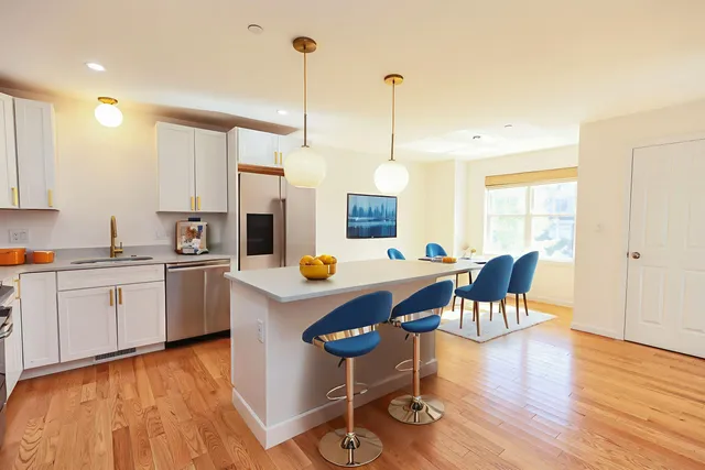 $499,000 | 163 Woodview Way, Unit 2, Manchester, NH 03102