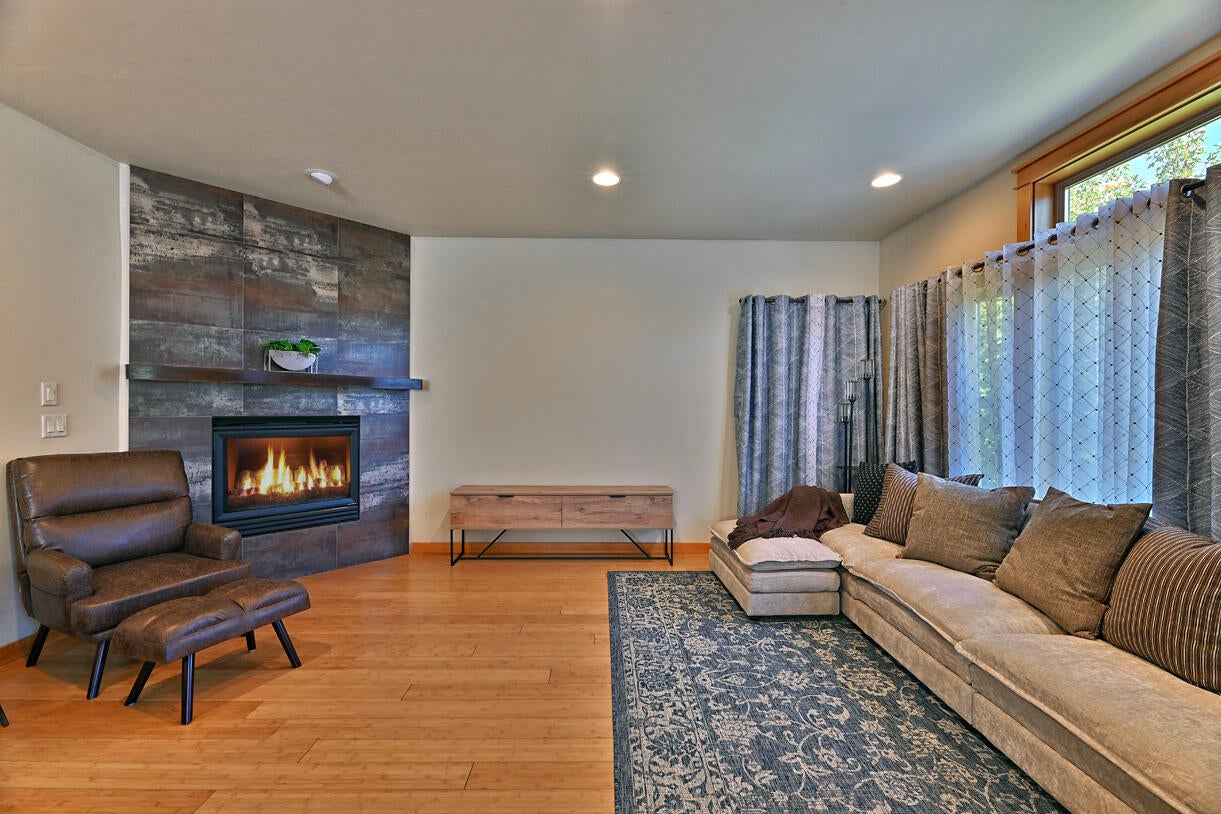 497 Park Ridge Place Ashland, OR 97520 - Photo 13 of 38 DSC_1227