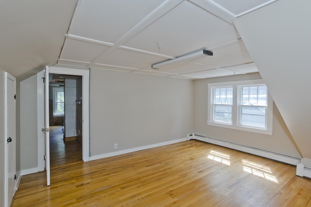 121 Dorset Street Springfield, MA 01108 - Photo 17 of 40