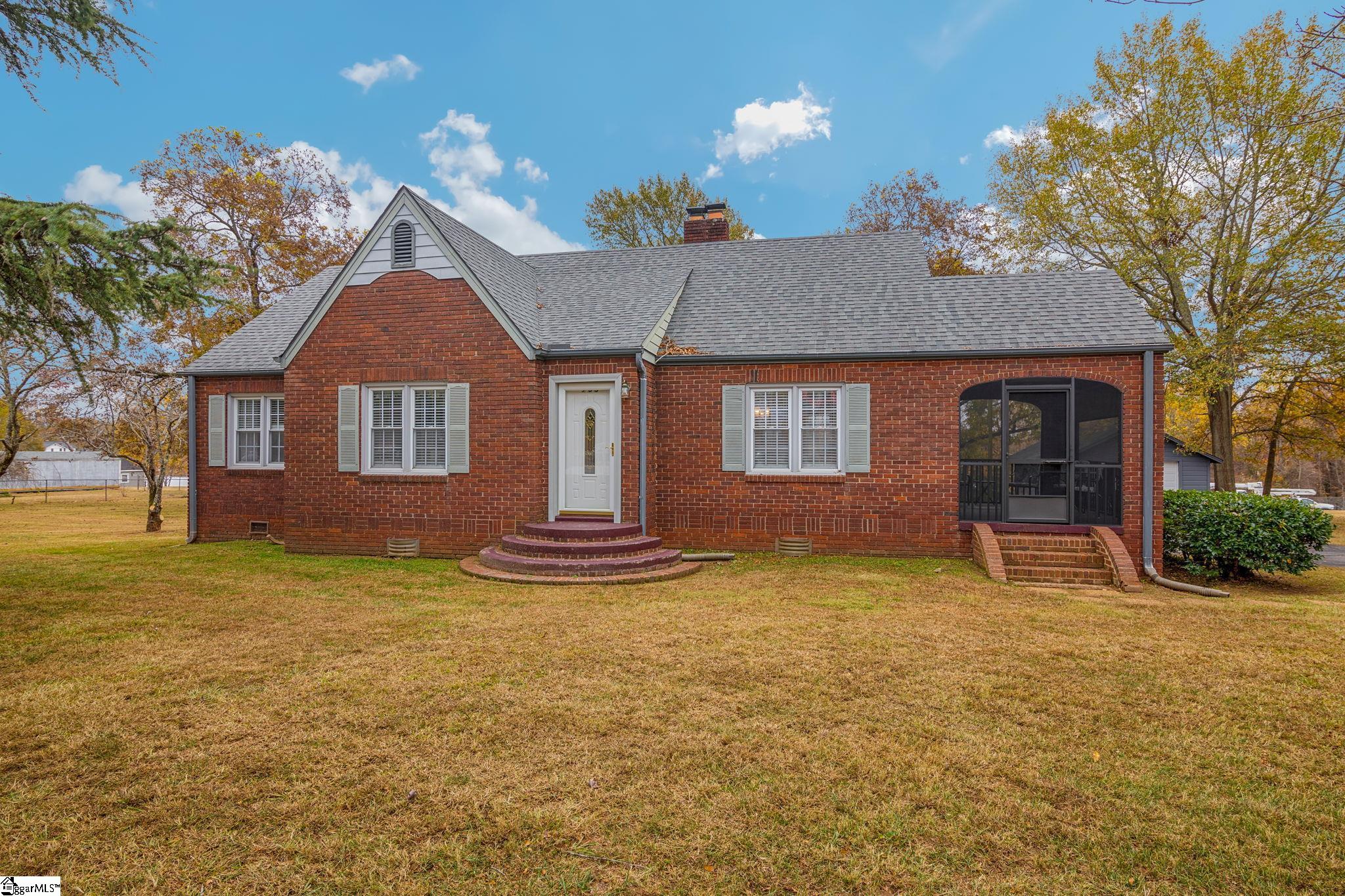 709 West Main Street Pickens, SC 29671 - Photo 1 of 36